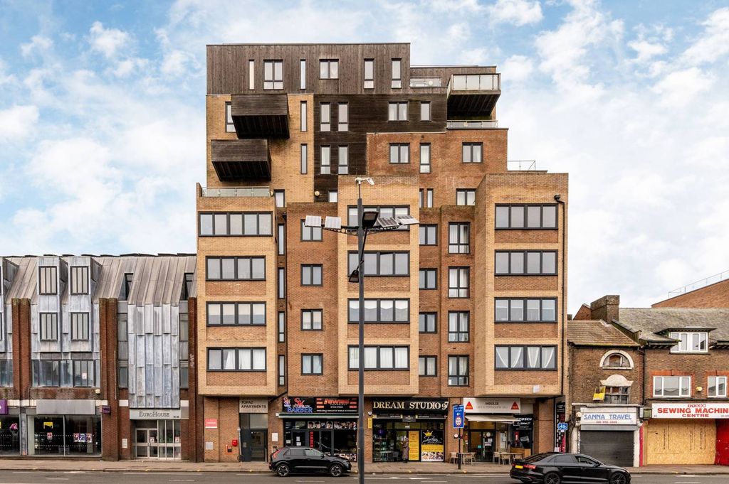 Property photo 1 of 8