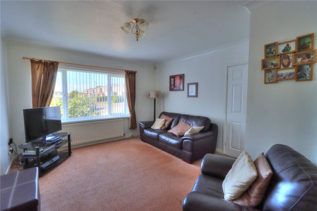 Property photo 3 of 13 Picture No. 10