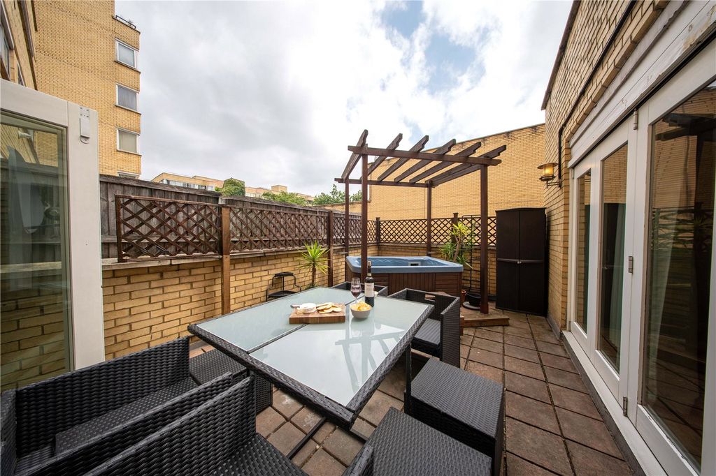Property photo 3 of 15 Balcony