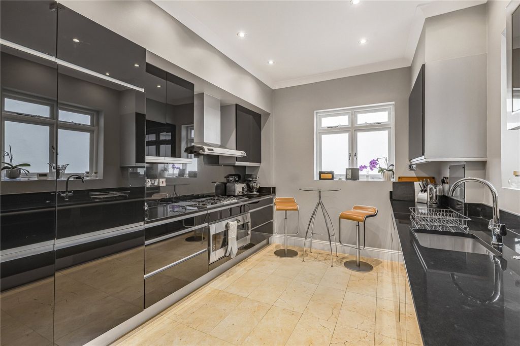 Property photo 3 of 35 Picture No. 31