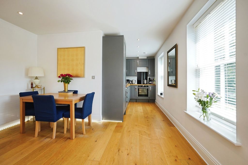 Property photo 3 of 35 Pbox-Img.Jpg