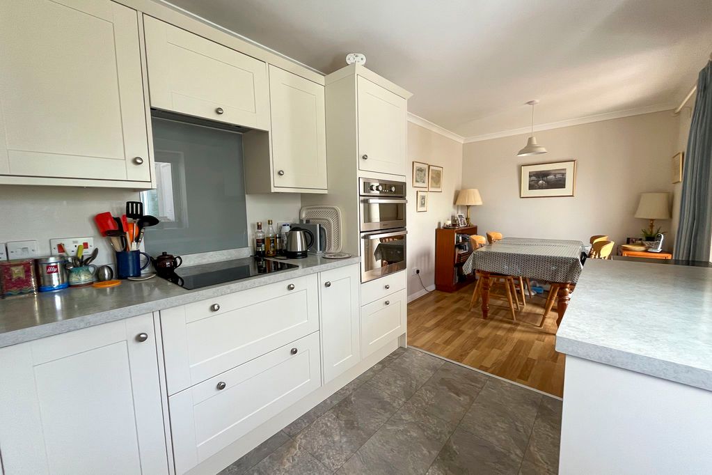 Property photo 3 of 25 Kitchen / Dining Room