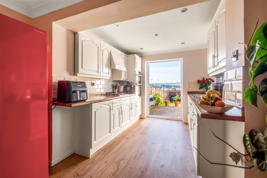 Property photo 2 of 16 51 Broomfield Drive-2.Jpg