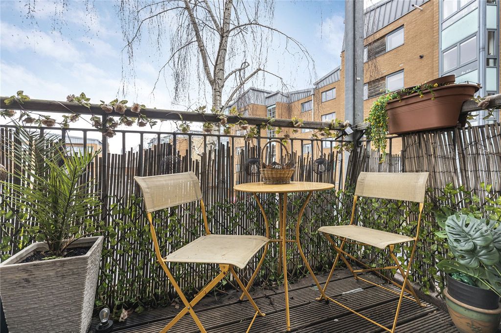 Property photo 2 of 13 Balcony