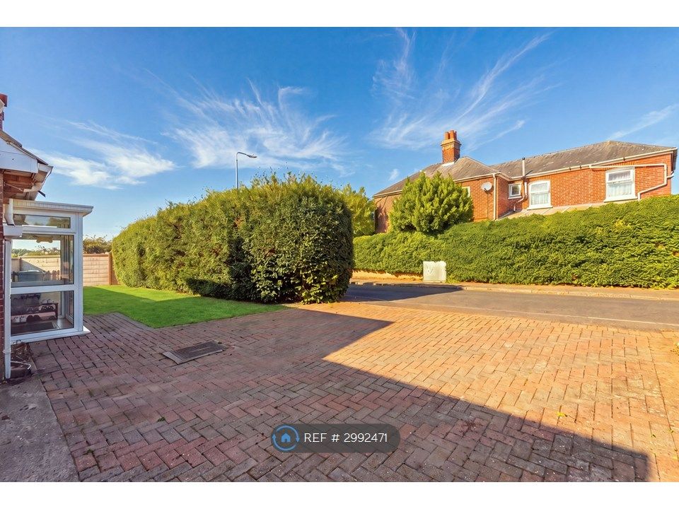 Property photo 3 of 35