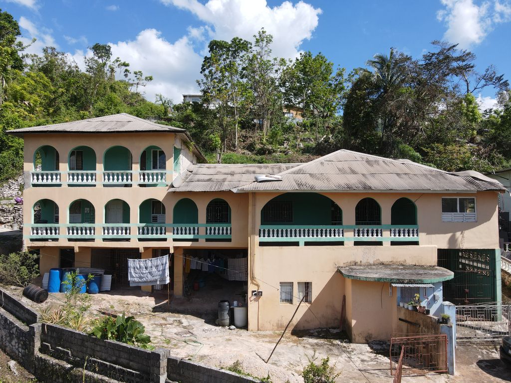 Property photo 2 of 8