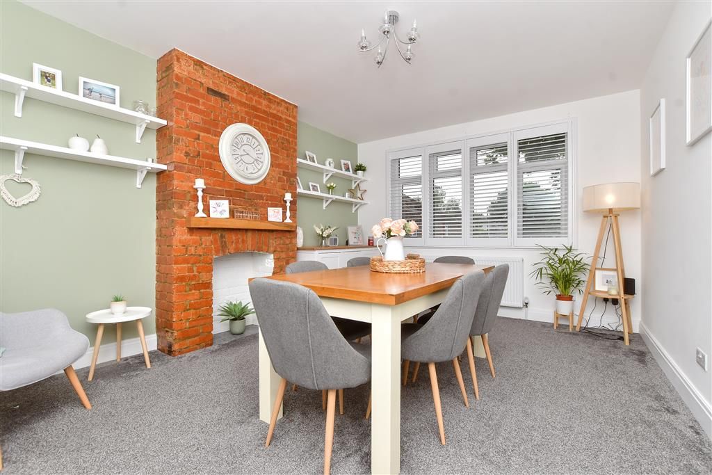 Property photo 2 of 11 Dining Room