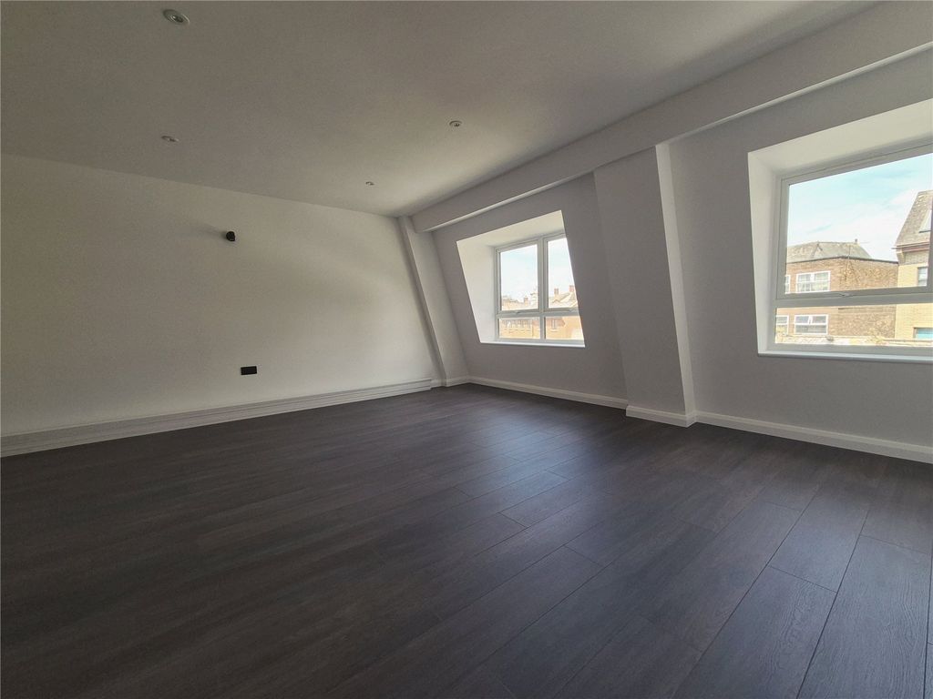 Property photo 2 of 6 Picture No. 03