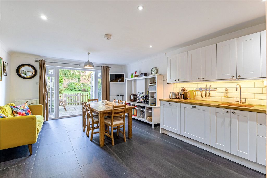 Property photo 2 of 18 Kitchen