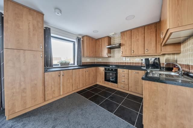 Property photo 3 of 20 Open Plan Kitchen/Li