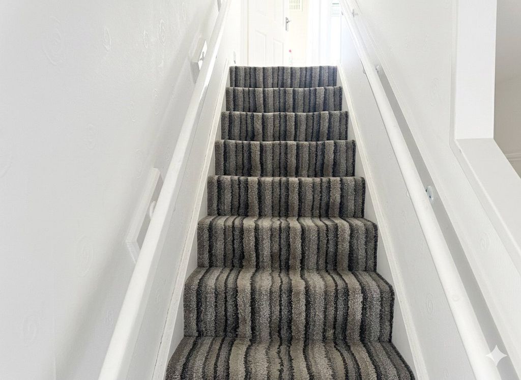 Property photo 2 of 17 Picture No. 10