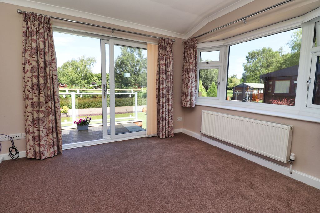 Property photo 3 of 23
