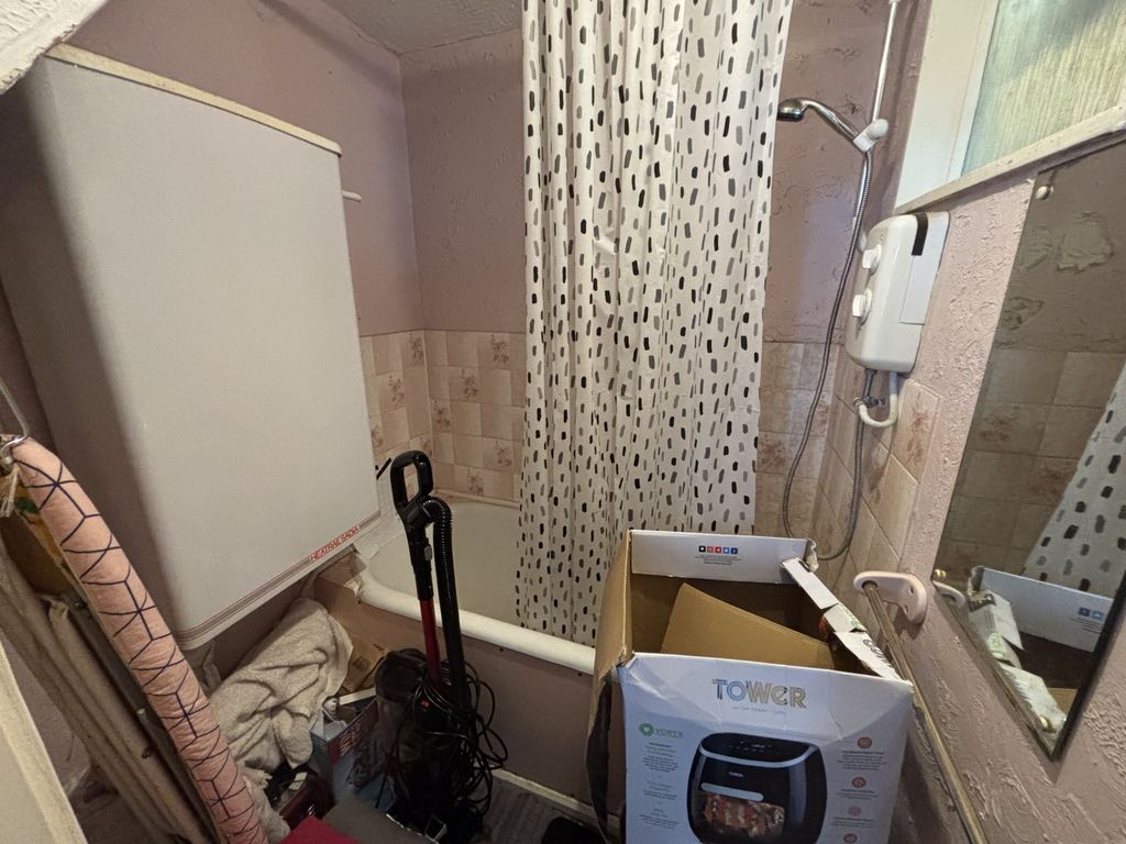 Property photo 3 of 11 Photo 2