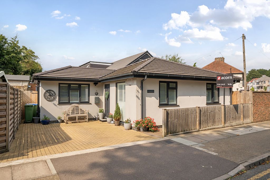 Property photo 1 of 11 External