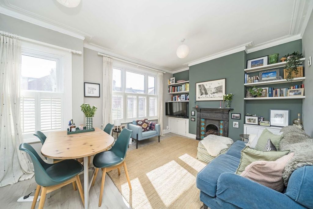 Property photo 2 of 6