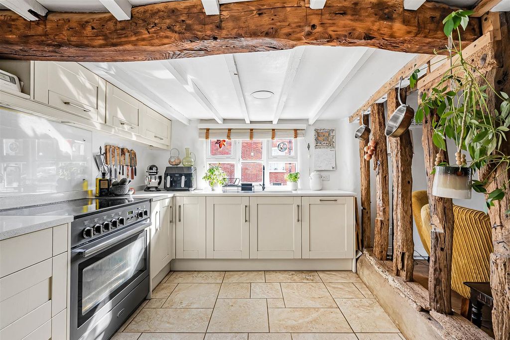 Property photo 2 of 41