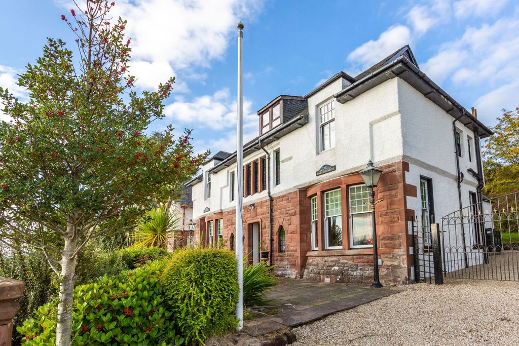 Property photo 3 of 58 3685146