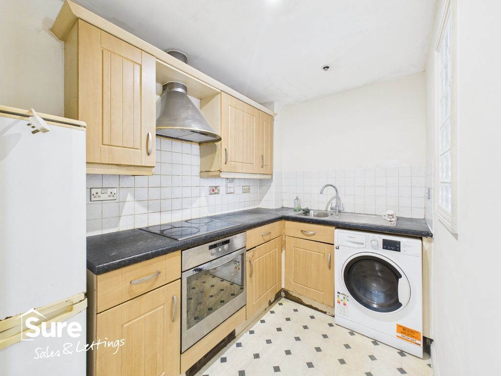 Property photo 3 of 12 4686803