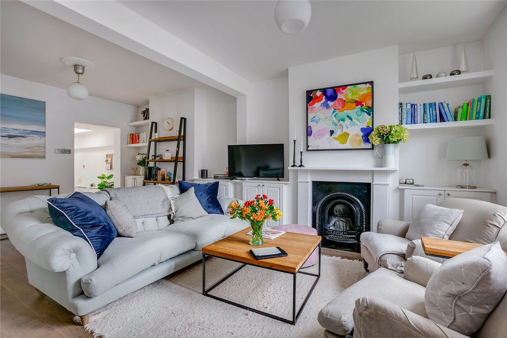 Property photo 2 of 9