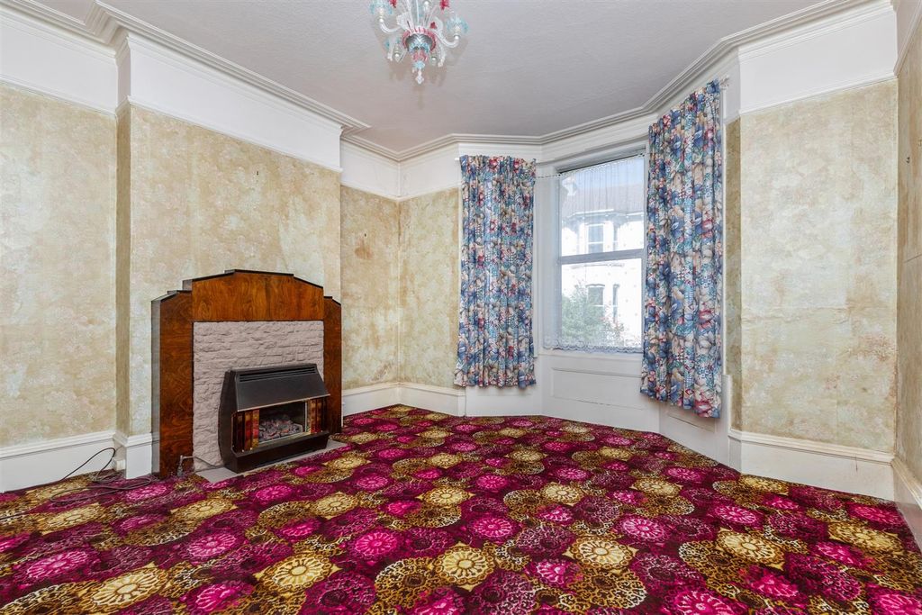 Property photo 2 of 11 Queens Park Road-1.Jpg