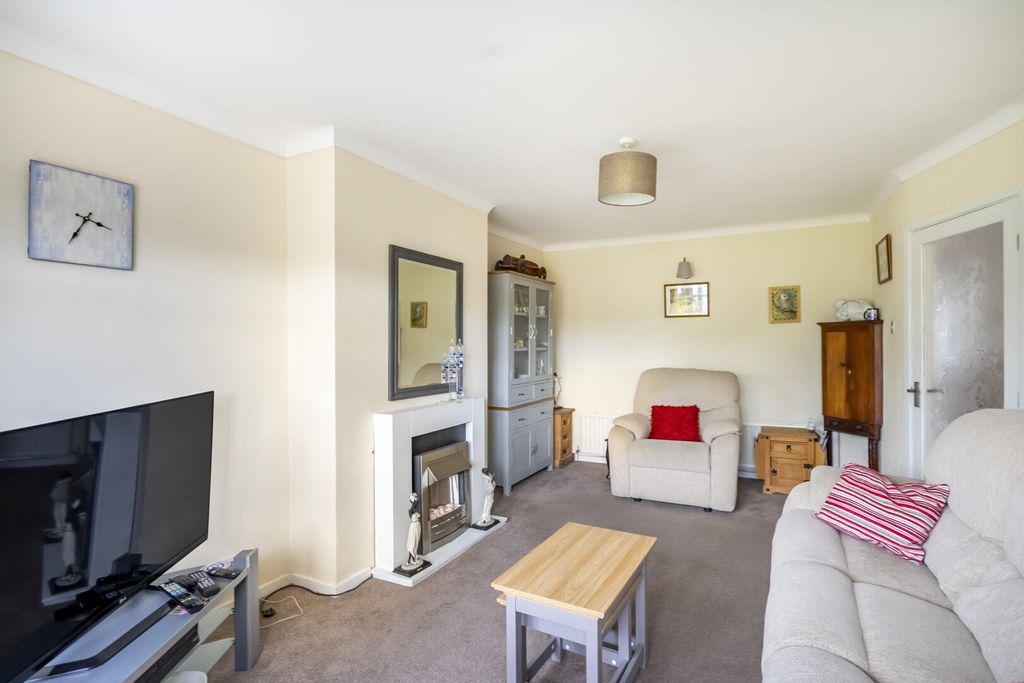 Property photo 3 of 20 Living Room