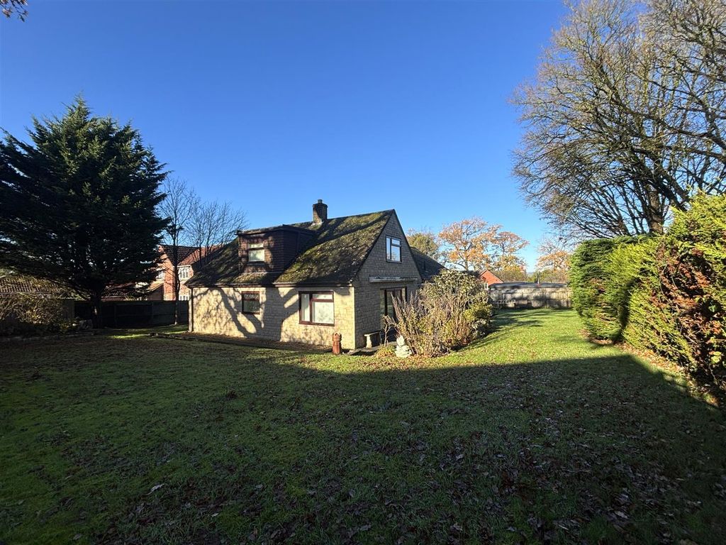 Property photo 1 of 12 Garden