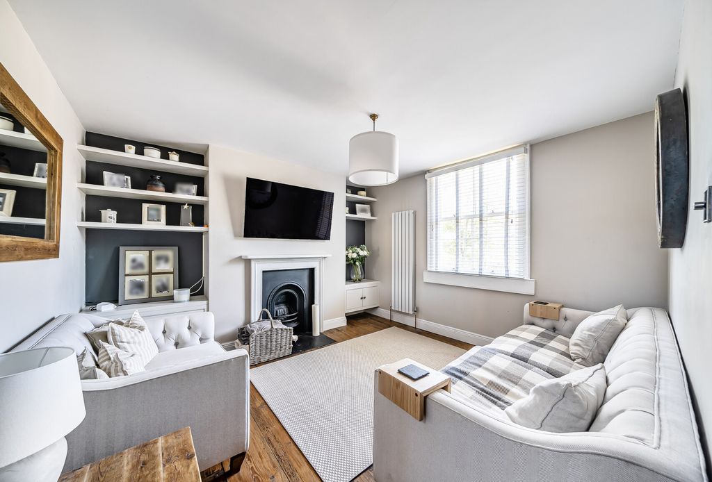 Property photo 1 of 15 Sitting Room