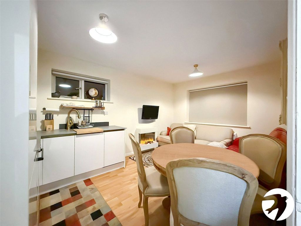 Property photo 2 of 11 Reception Room