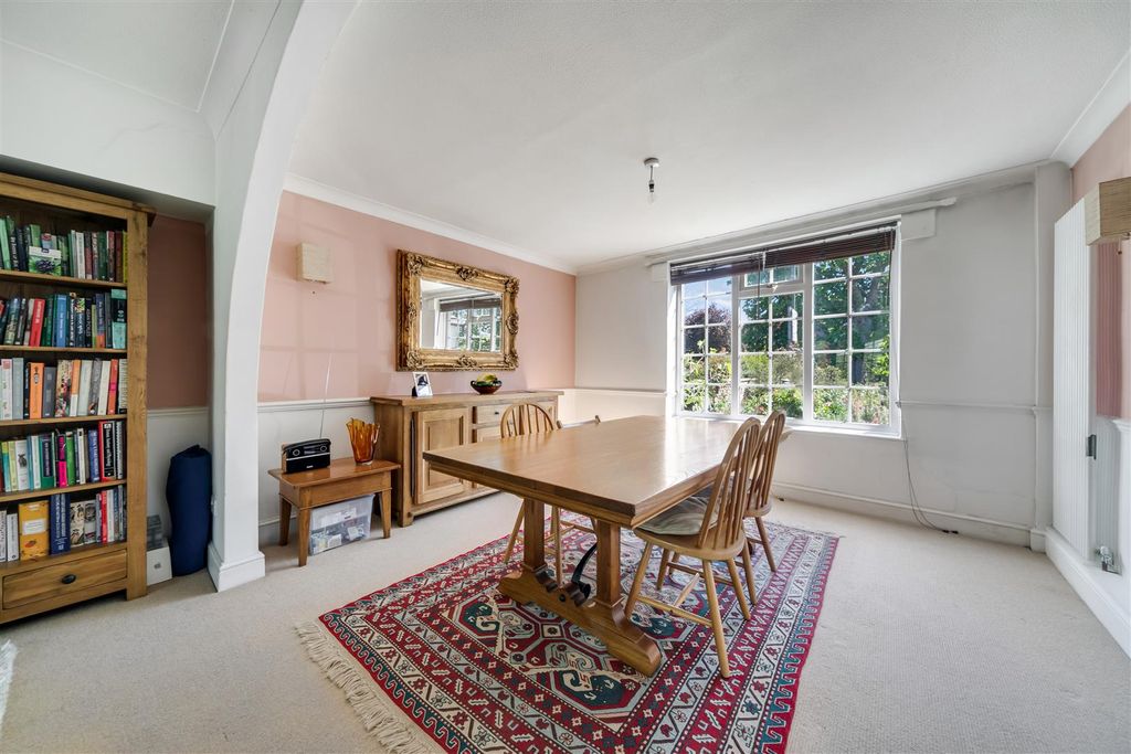 Property photo 3 of 10