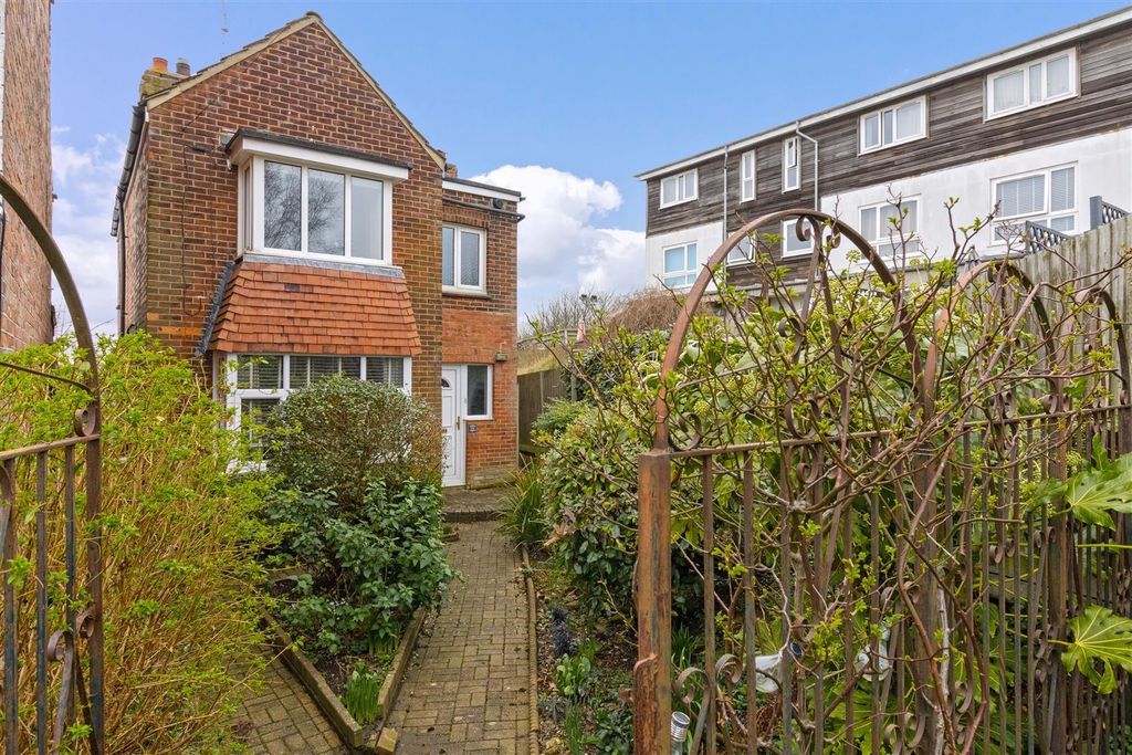 Property photo 1 of 12 8S5Hvb0Z60E4-Hjzhrrztg.Jpg