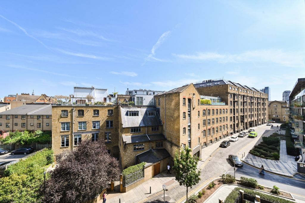 Property photo 1 of 18 Photo 9