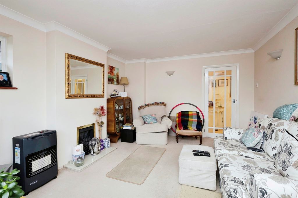 Property photo 2 of 16