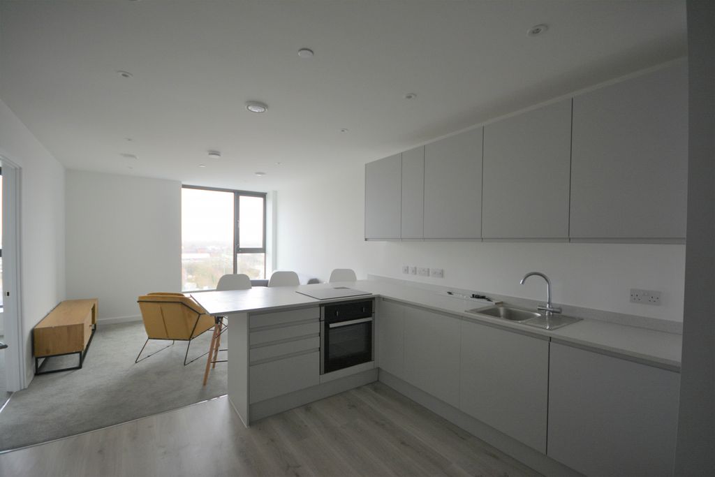 Property photo 3 of 8 Kitchen