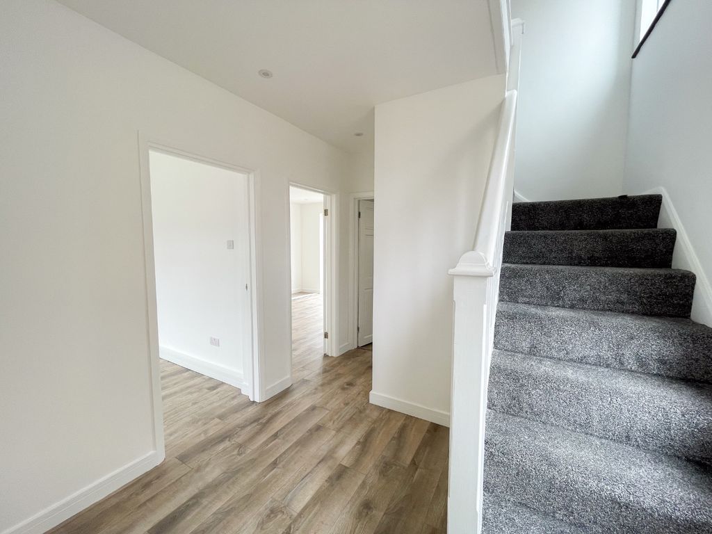 Property photo 2 of 16 4380632