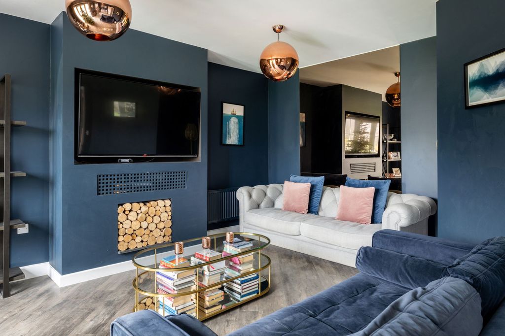 Property photo 2 of 28