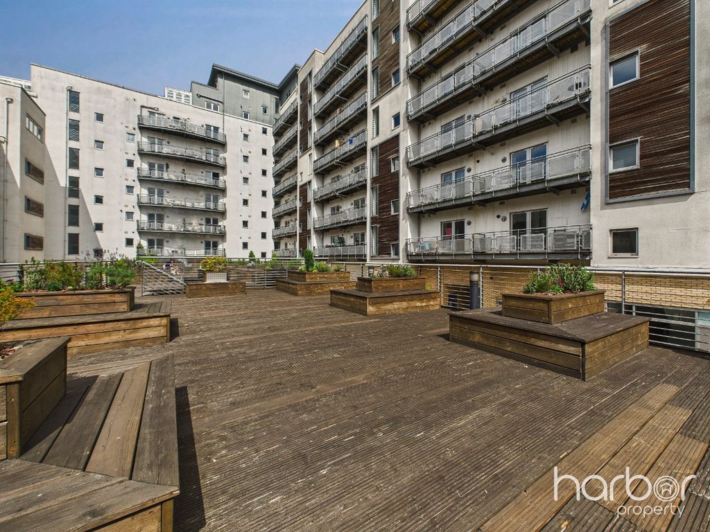 Property photo 1 of 20 4401772