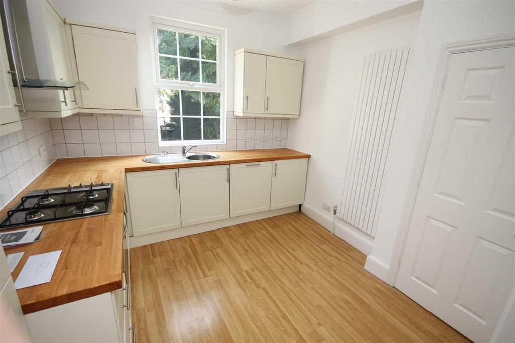 Property photo 3 of 7 Gf Flat 113 Hills Road 3.Jpg