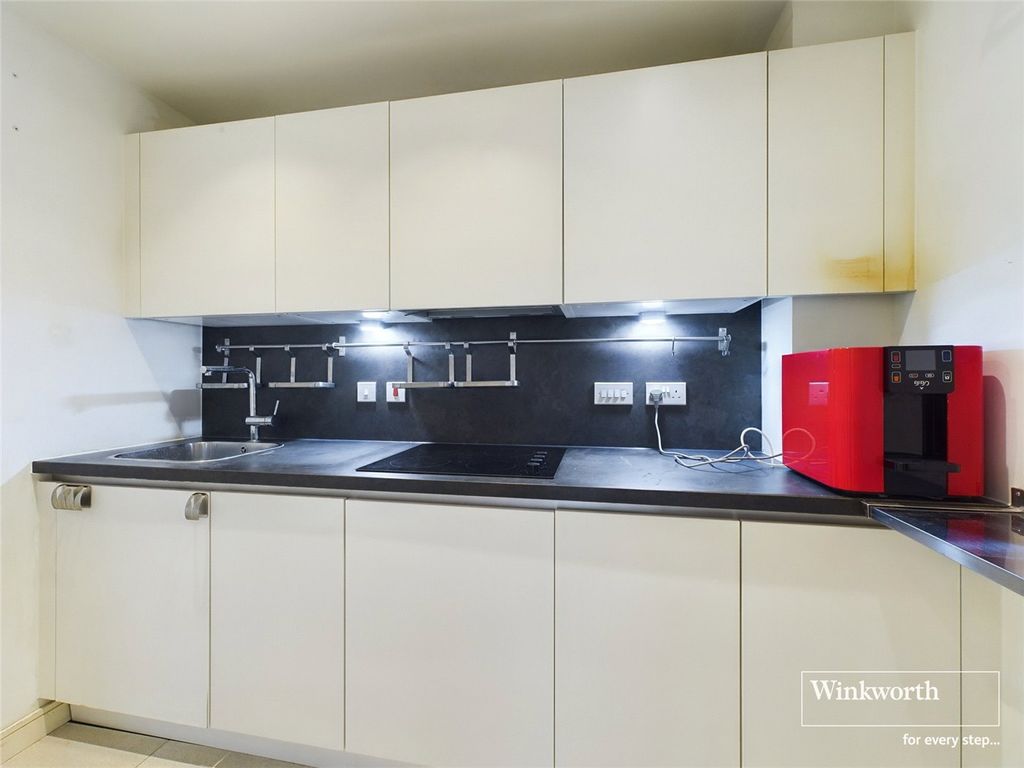 Property photo 3 of 6 Kitchen