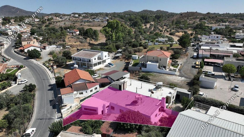 Property photo 1 of 35