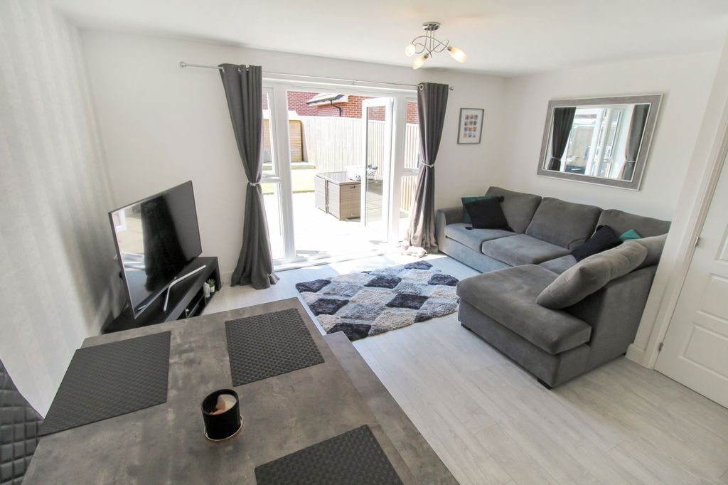 Property photo 3 of 20