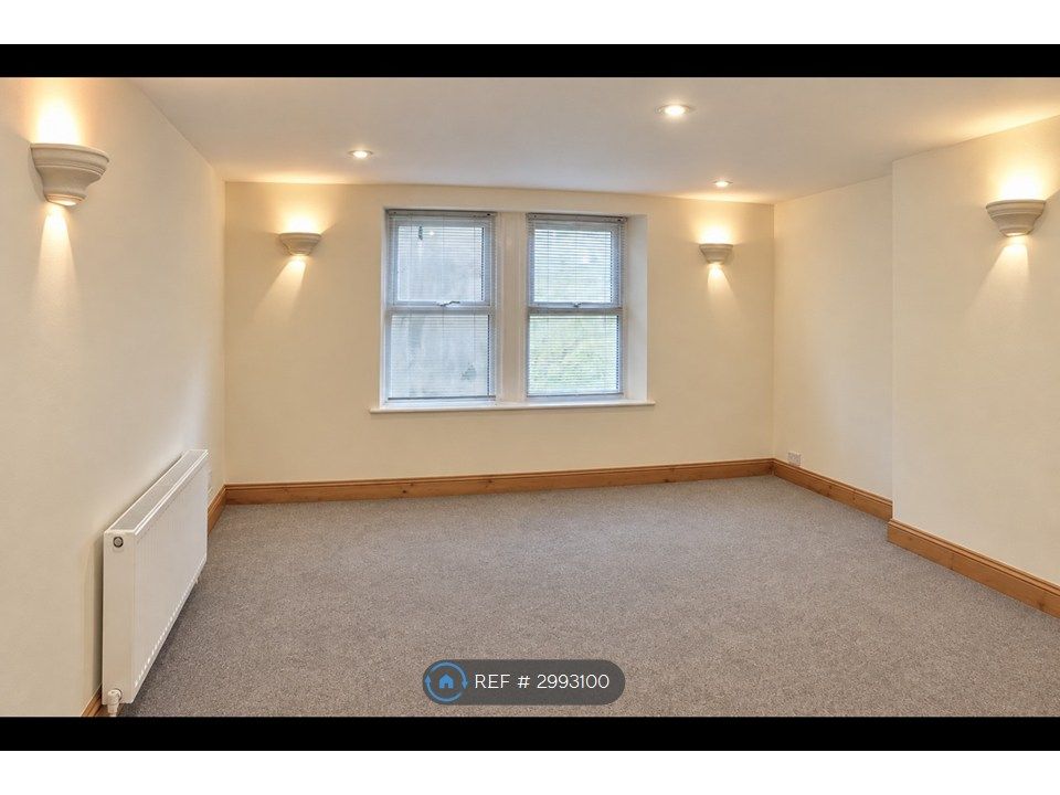Property photo 2 of 12 Bedroom
