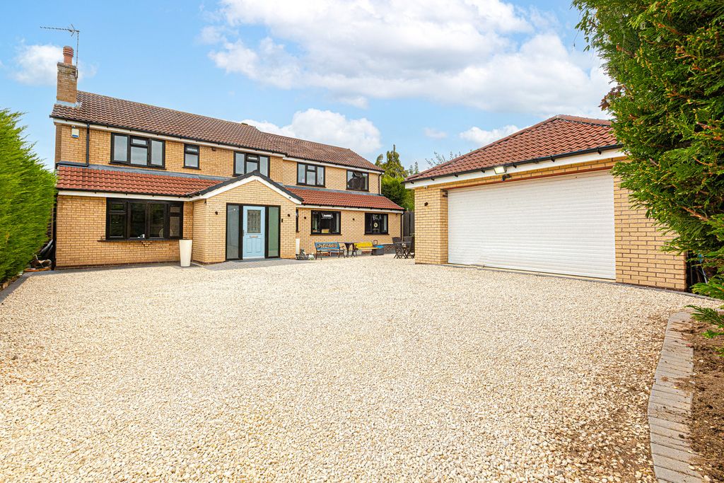 Property photo 1 of 41