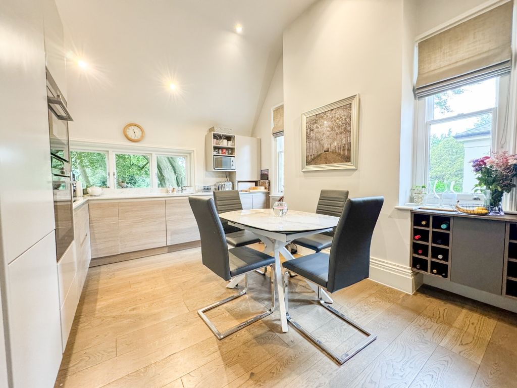 Property photo 3 of 26 4269584