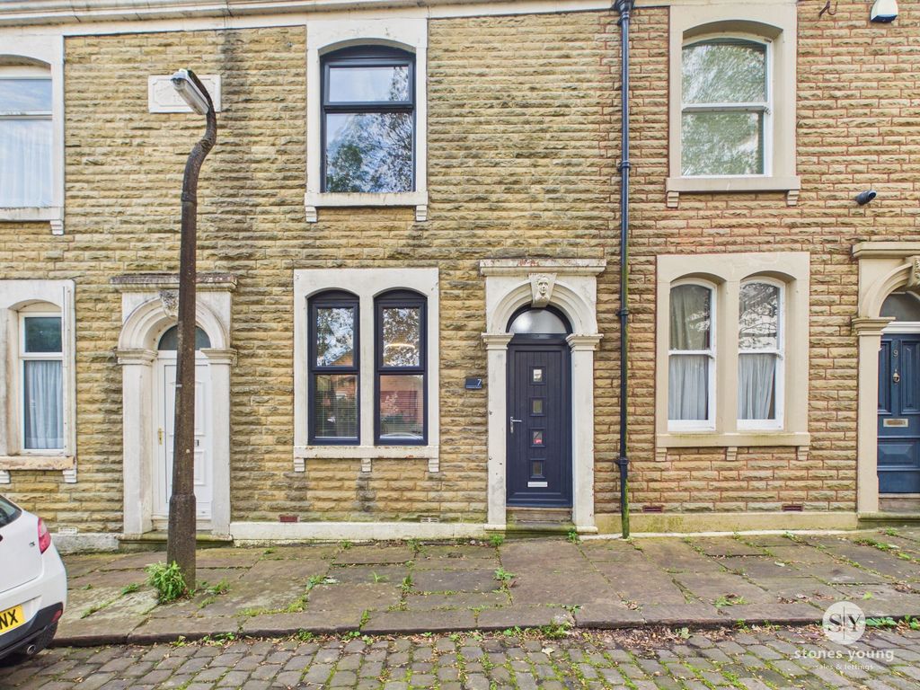 Property photo 1 of 19