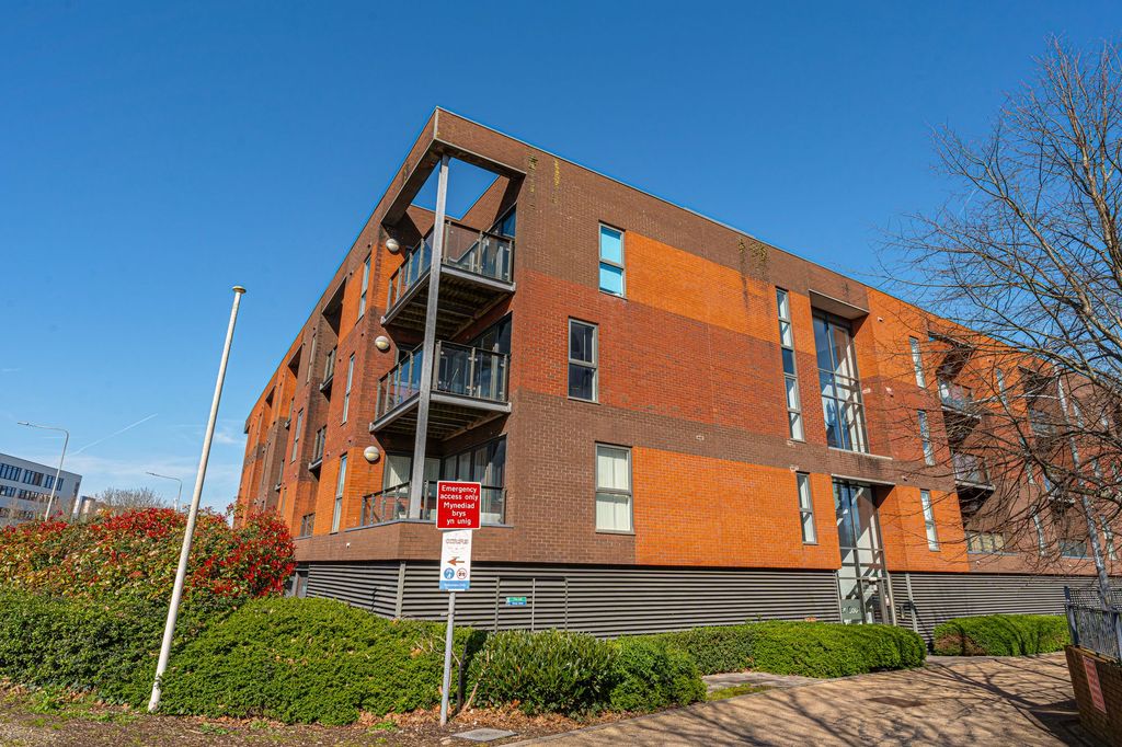 Property photo 1 of 21