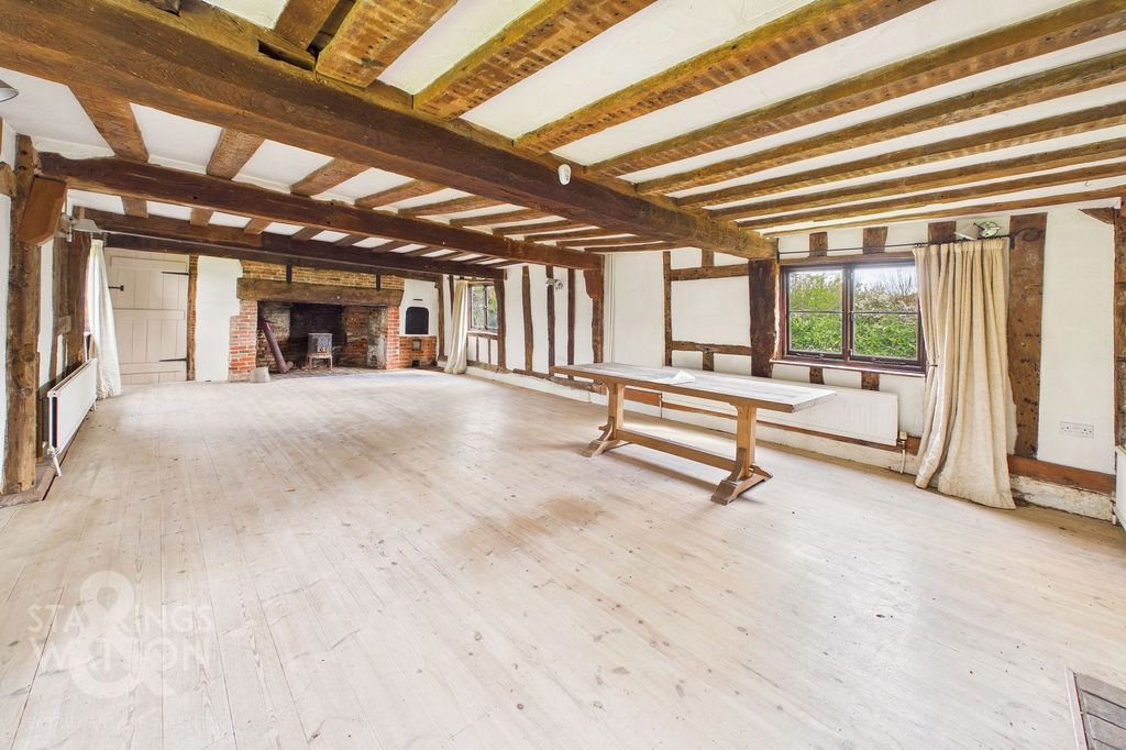 Property photo 2 of 36