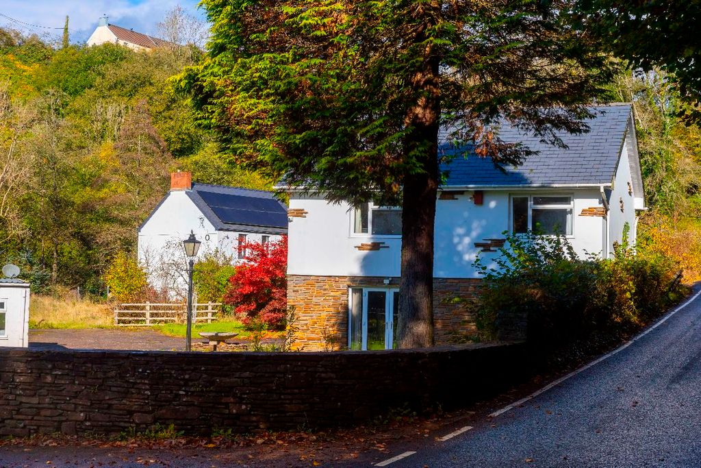 Property photo 3 of 53