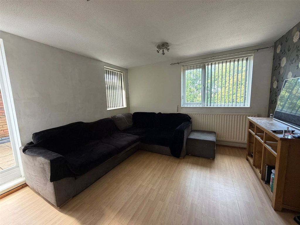 Property photo 3 of 14 Picture No. 05