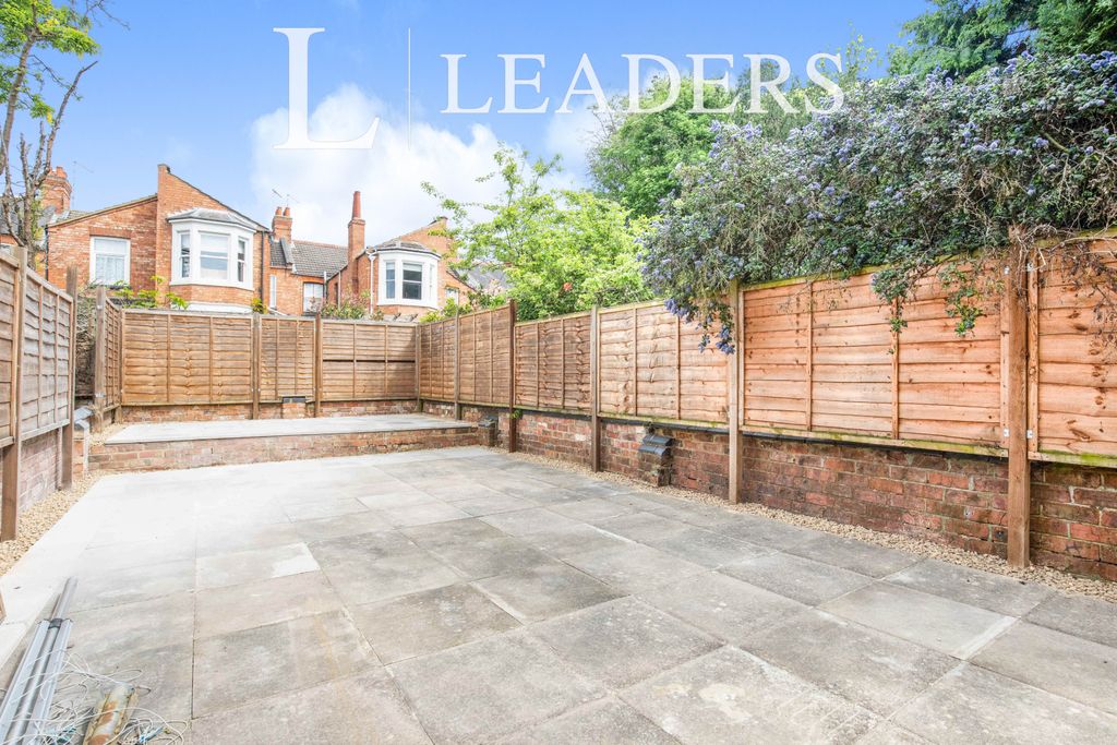 Property photo 2 of 7 3
