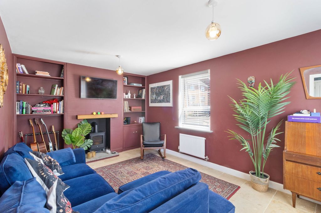 Property photo 3 of 23